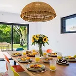 Casa Luminosa By Portugal Portfolio 빌라